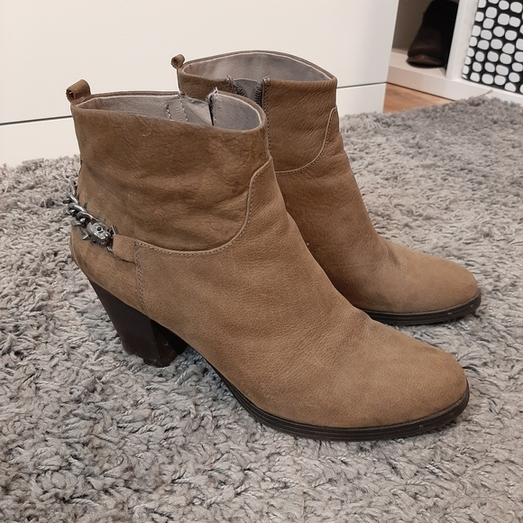 Circus By Sam Edelman Jet Ankle Bootie - Picture 4 of 12